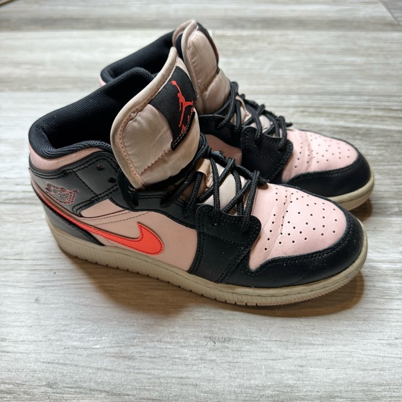 AIR JORDAN 1 Mid GS Crimson & Pink Size 3.5 - Picture 11 of 14